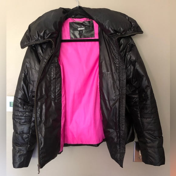 DKNY Short Black & Hot Pink Puffer Winter Coat Size Medium - Picture 3 of 5